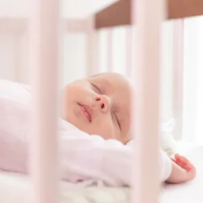 10 consejos para prevenir sustos cuando nuestro bebé duerme