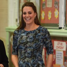 Kate Middleton affiche son baby bump bien rond (Photos)