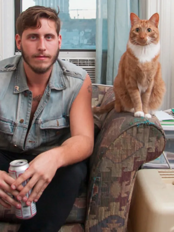 ¡Fuera prejuicios! Los gatos también son cosa de hombres
