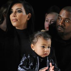 Kim Kardashian juega a modificar el color de los ojos de su hija