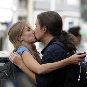 Pablo Iglesias y Tania Sánchez anuncian su ruptura por Facebook