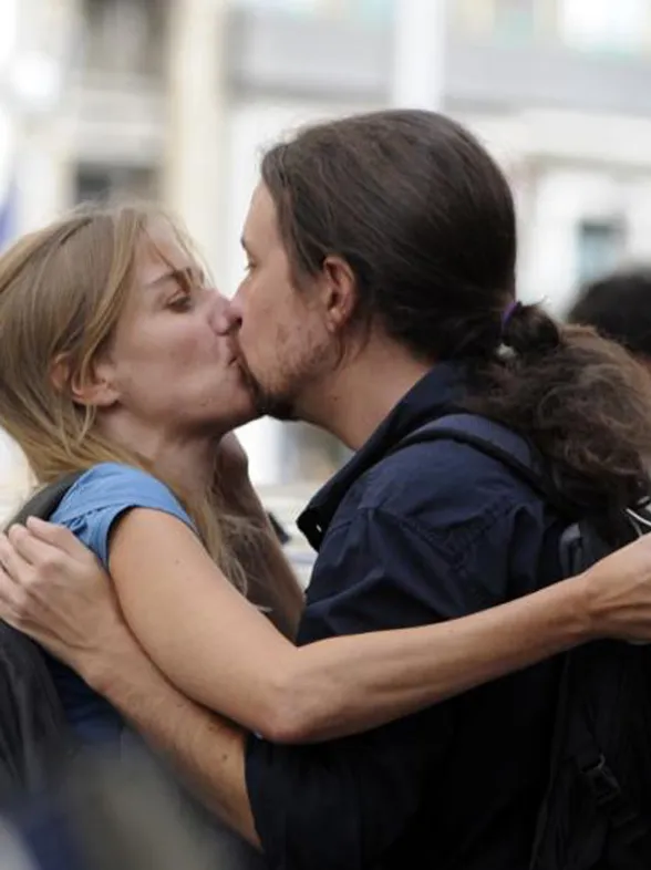 Pablo Iglesias y Tania Sánchez anuncian su ruptura por Facebook