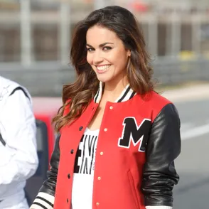 Fernando Alonso a Lara Álvarez: "Gracias por soportarme este mes"