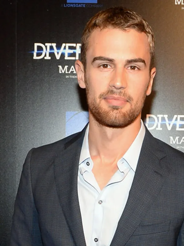 El hombre de la semana es... ¡Theo James!