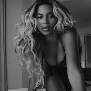 Desata tu sensualidad: las 15 mejores canciones para hacer un striptease perfecto