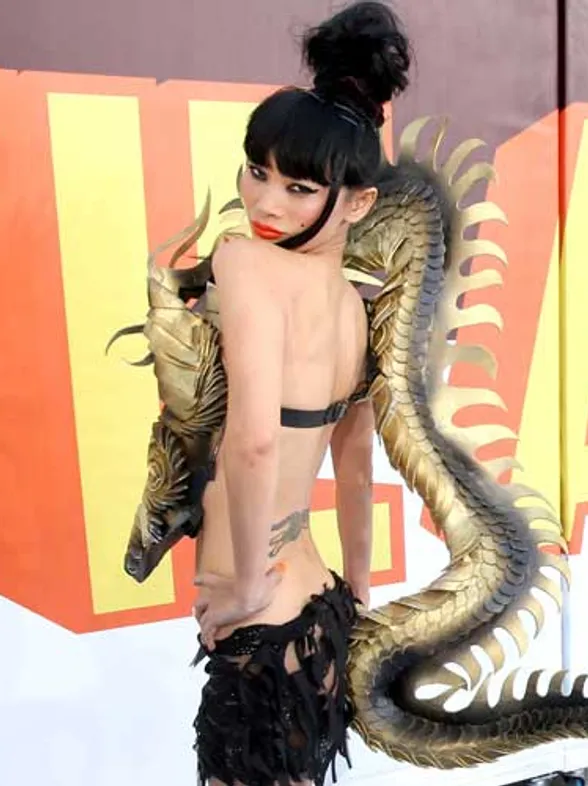 Bai Ling con vestido dragón, el peor look de la semana