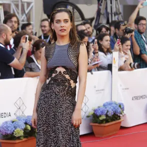 El éxito de María León retrasa sus planes de boda