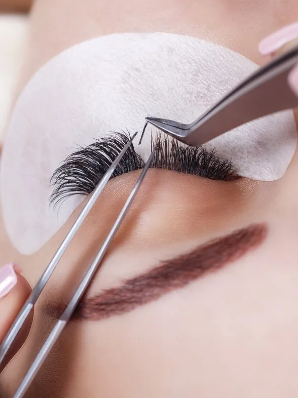 Extensiones de pestañas: una buena cara sin maquillaje es posible