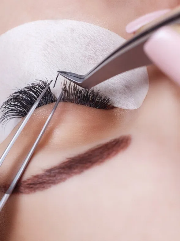 Extensiones de pestañas: una buena cara sin maquillaje es posible