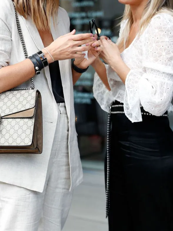 Clutch oder Jutebeutel: Welche Tasche passt WIRKLICH zu dir?