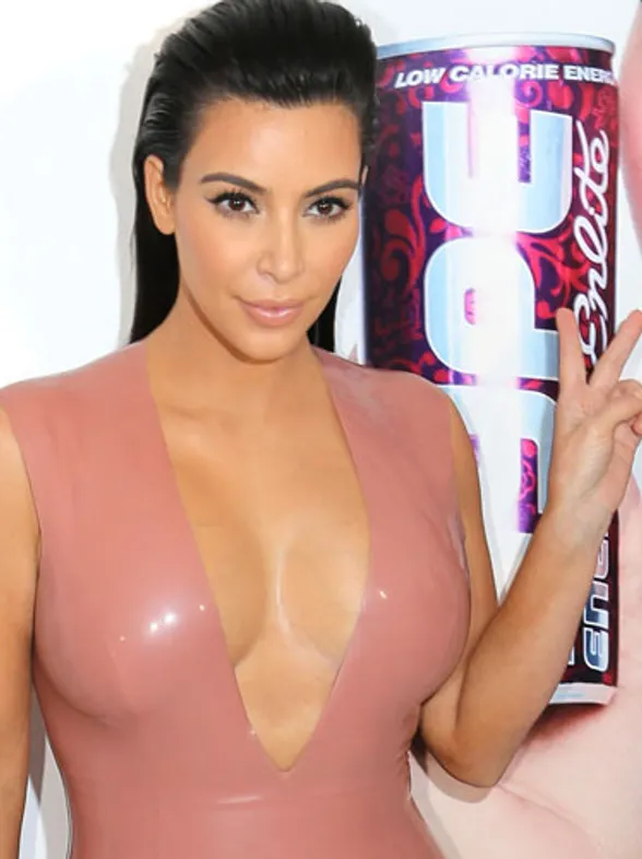 Kim Kardashian la diosa del látex, peor look de la semana