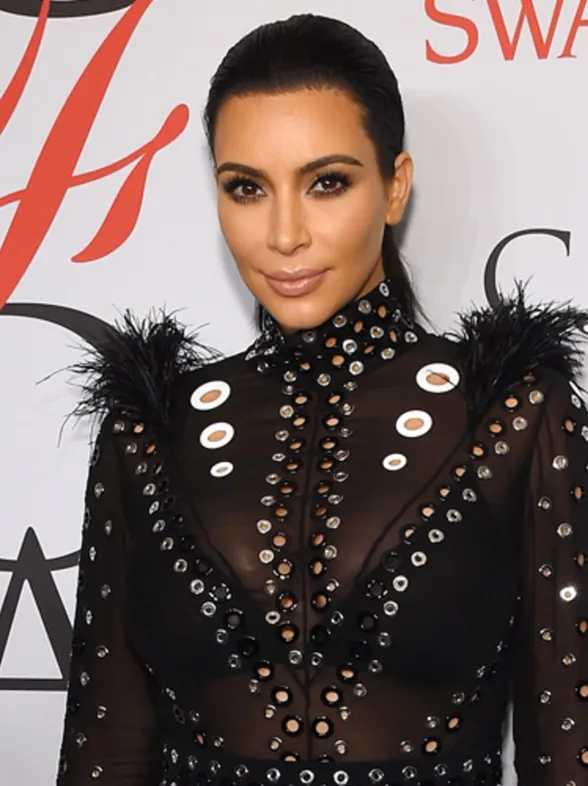 Maquíllate como... Kim Kardashian