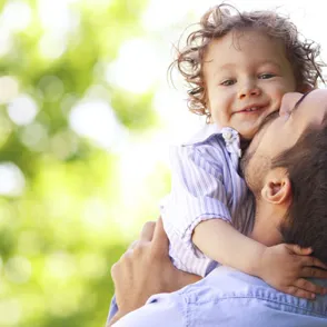 "No ayudo a mi mujer con los niños ni con las tareas de casa". ¿Por qué este artículo se ha vuelto viral?