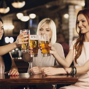 Cerveza antiaging: llega el alcohol con colágeno