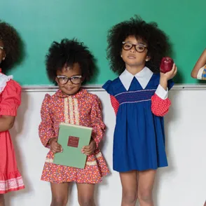 15 peinados fáciles y bonitos para niñas con el pelo afro