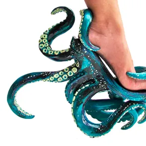 Lady Gaga feelings: designer cria sapatos nada convencionais
