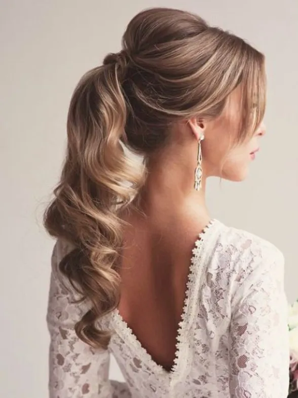 ¿Buscas inspiración? 40 peinados con ondas para novias