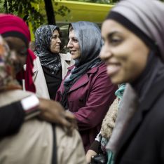 Un collectif de femmes musulmanes manifeste contre le voile à Paris