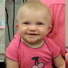 Bebê com deficiência auditiva ouve a voz de seus pais pela primeira vez e é só sorrisos