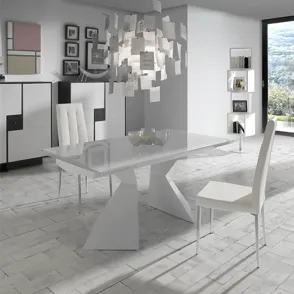 ¡Deja tu mente en blanco! Mesas y sillas para refrescar tu comedor
