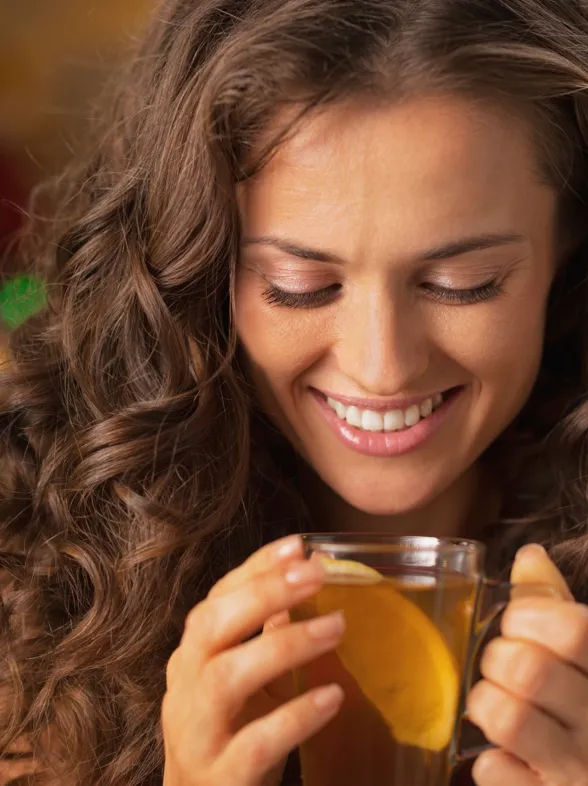 Los 10 usos inesperados del té para tu piel y tu cabello