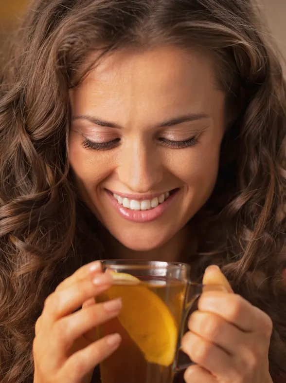 Los 10 usos inesperados del té para tu piel y tu cabello