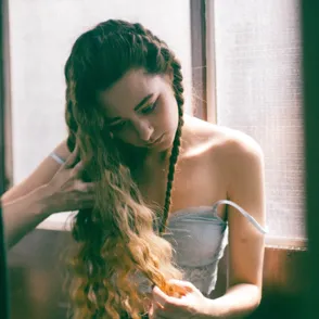 ¿Cómo evitar el pelo encrespado? 16 soluciones para que no se encrespe el pelo