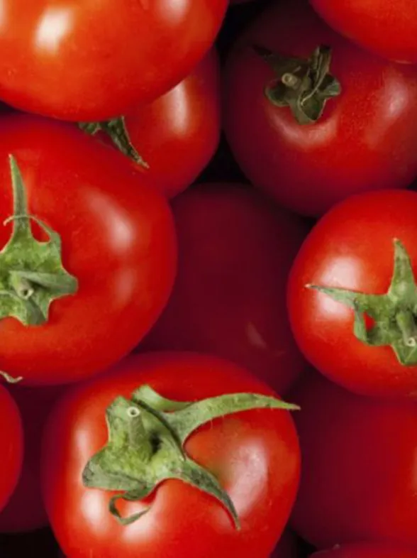 8 usos sorprendentes del tomate en belleza