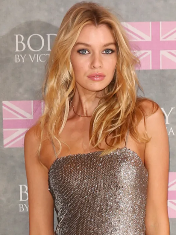 El estilo de Stella Maxwell, la novia de Miley Cyrus