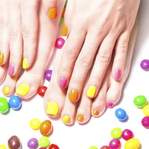 Bubble nails, la tendencia de uñas que escandaliza la red