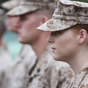 Dos mujeres hacen historia al convertirse en las primeras 'Rangers' del ejército estadounidense