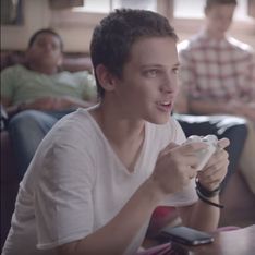 Un court-métrage pour Coca-Cola met en avant l’amour de deux ados gays (Vidéo)