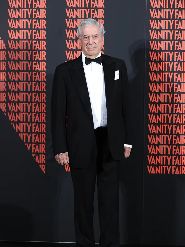 Vargas Llosa se enfrenta al New York Times por Preysler