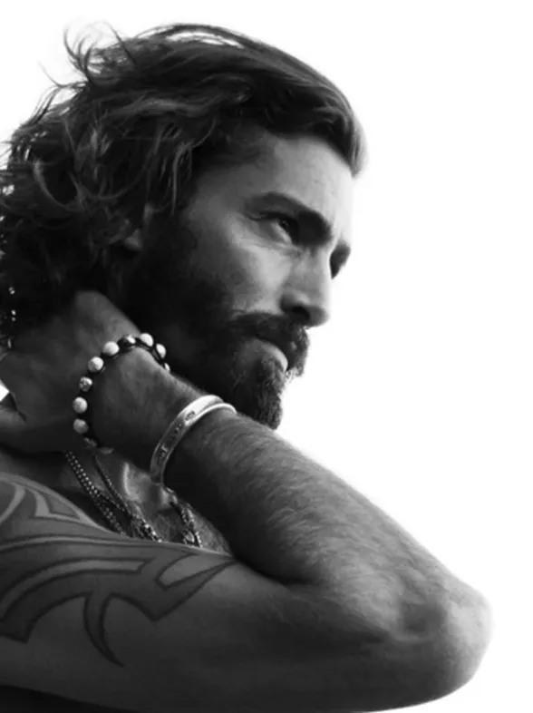 50 imágenes que demuestran que los hombres con pelo largo son muy, muy sexys