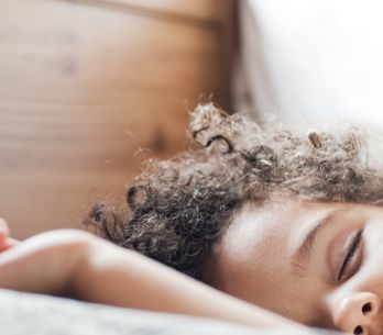 Age par âge, combien de temps doit dormir un enfant ?