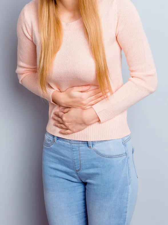 Was hilft gegen Bauchschmerzen? Die besten SOS-Tipps gegen Krämpfe