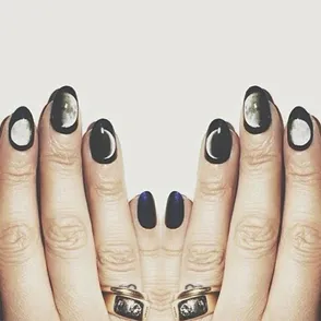 The Blood Supermoon Is Seriously Rubbing Off On Our #ManiMonday