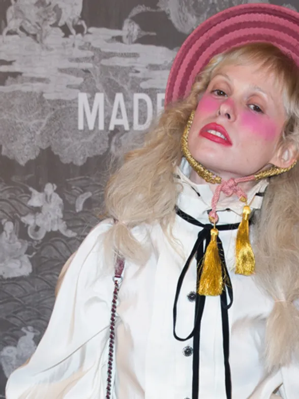 La nueva Lolita del pop internacional se consagra como peor look de la semana