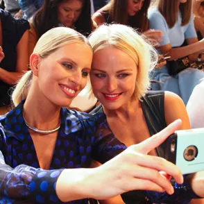¡Fiebre Instagram! Los famosos más adictos a la cámara