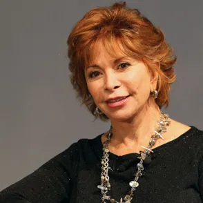 Isabel Allende: "La vida es hormonas, correr riesgos, entregar el corazón y que te lo partan"