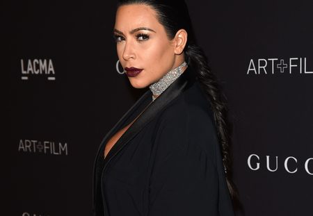 Kim Kardashian dévoile tout en combi transparente sur le tapis rouge (Photos)