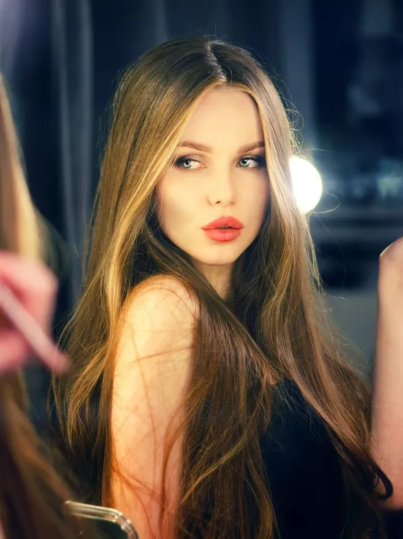 Maquillaje de noche: tendencias de ojos, piel y labios
