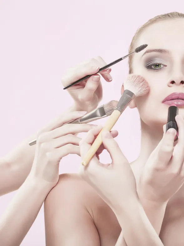 Internet, el paraíso de las adictas al maquillaje
