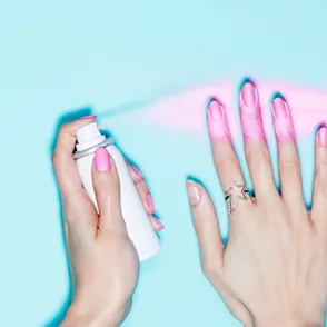 ¡Esmalte de uñas en spray! La revolución llega a tus manos