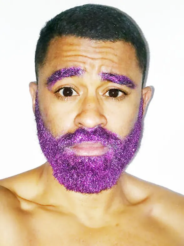 Glitter beards, llega la revolución de las barbas cubiertas de purpurina