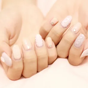 Uñas de lana. Hazte con la manicura más invernal