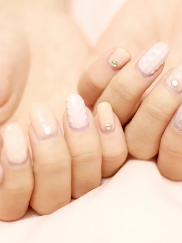 Uñas de lana. Hazte con la manicura más invernal