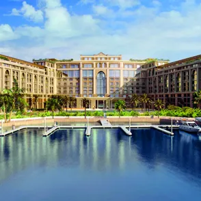El lujo italiano llega a Dubai con el nuevo Palazzo Versace