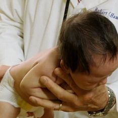 The Hold, la curiosa técnica que calma al instante los llantos del bebé