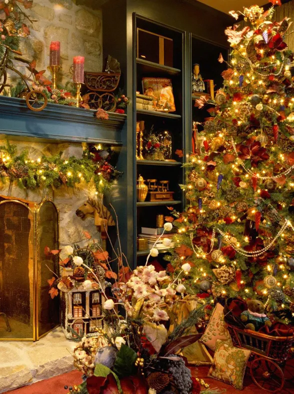 Árboles de Navidad con flores, la última tendencia en decoración